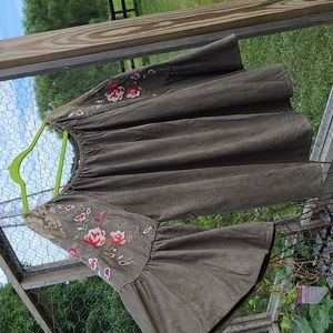 😍 Gorgeous Floral Flowy Blouse